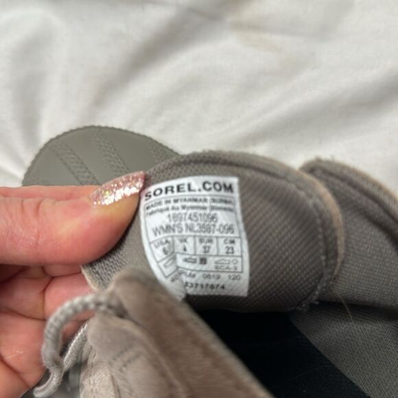 Sorel Out N About Plus Taupe Suede Duck Ankle Boots. Size 6. - Picture 11 of 12